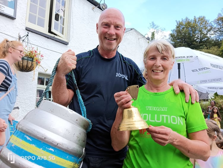 Paul and Debbie Whiting barrel race milton combe