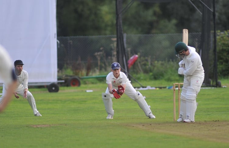 Kenn versus Hatherleigh. Kenn 'keeper Alfie Mason