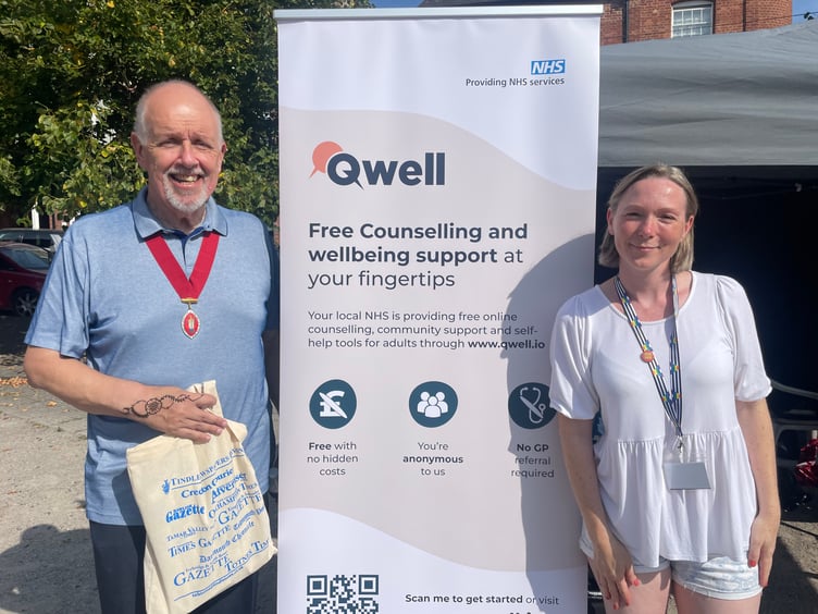The Deputy Mayor of Crediton, Cllr Steve Huxtable with Joanne Overton-Pitts from Qwell counselling and wellbeing support. AQ 6499