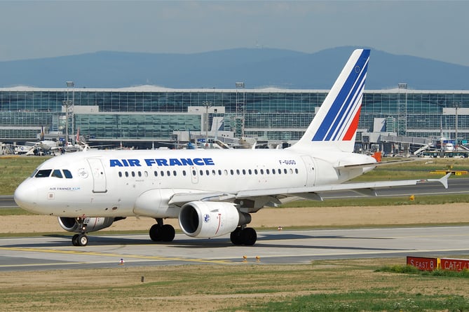 Under Farnborough Airport's expansion proposals, small airliners such as the Airbus A318 could fly from Farnborough without restriction