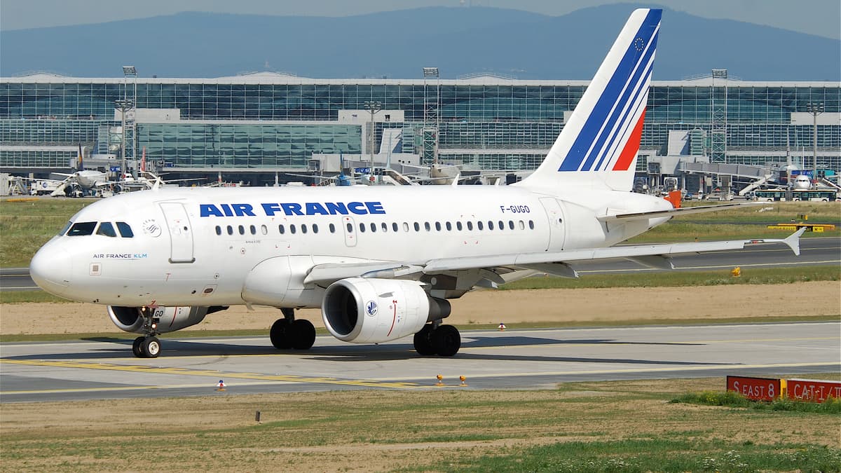 Farnborough Airport reveals plans to double flights at weekends and ...