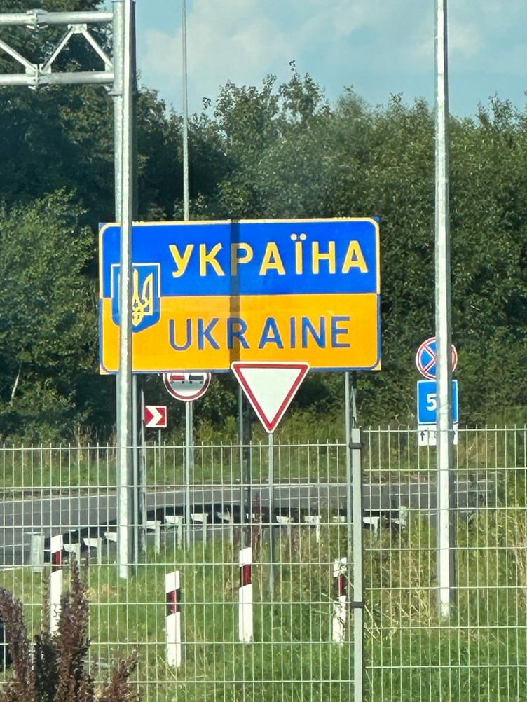 Entering the Ukrainian border