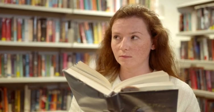 Alex Stewart as Jane in the film 'Between the Lines'.
