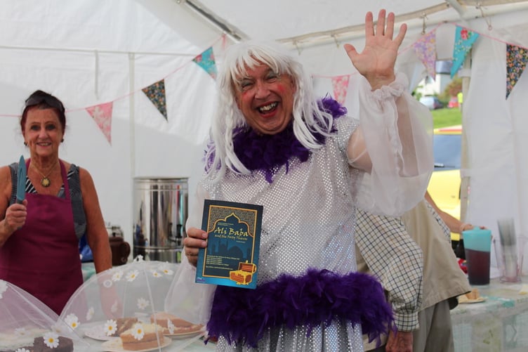 In the WI tent was Phil Dyson, Tedburn’s panto Dame. SR 8893