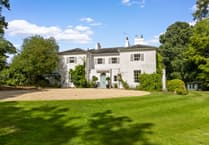 "Elegant" Georgian home for sale has its own stables and tennis court
