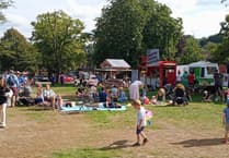 Foodies forage on Lion Green for 16th Haslemere Food Festival