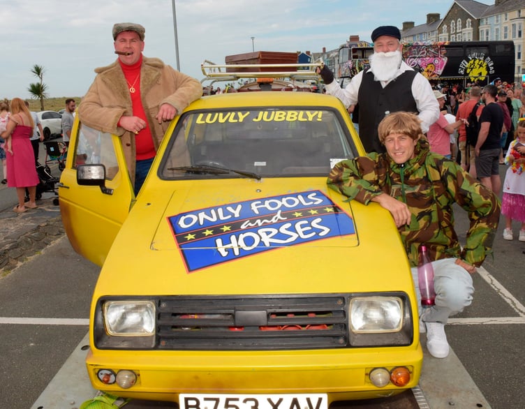 Only Fools and Hoses: Damian Williams as Del Boy, Gareth Griffiths as Rodney and Robert Williams as Uncle Albert