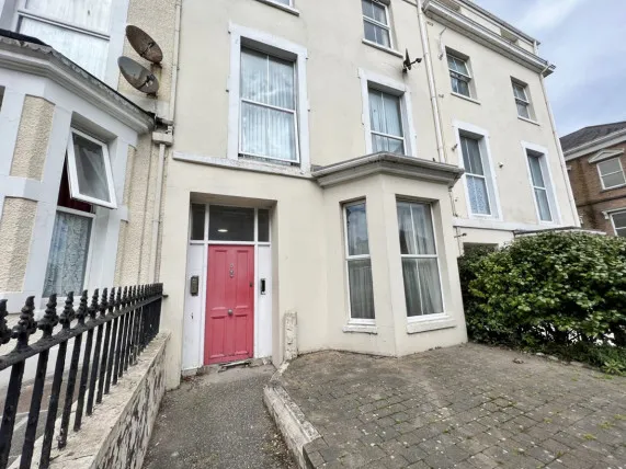 Flat on Christian Road