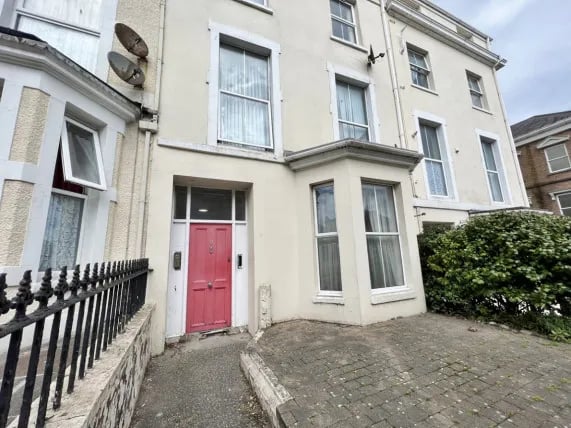 Flat on Christian Road