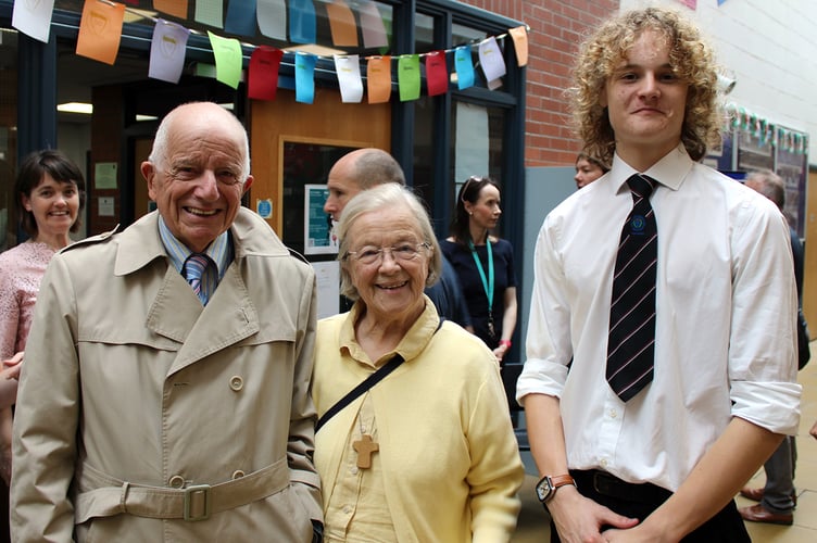 The first headmaster of Ysgol Penweddig, Gerald Morgan, with his wife and Ioan Mabbutt, a current pupil