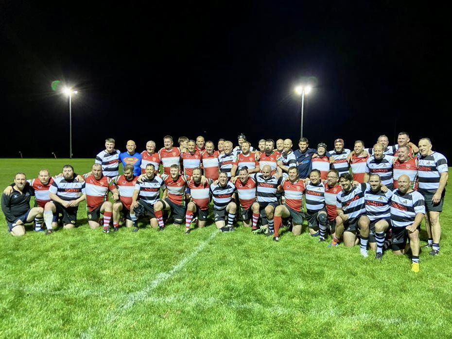 Farnham L’Escargot and Petersfield Veterans line up for a photo
