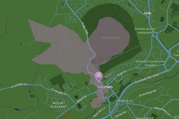 A power cut has affected home and businesses, and a key road junction, in Farnham town centre on Wednesday morning