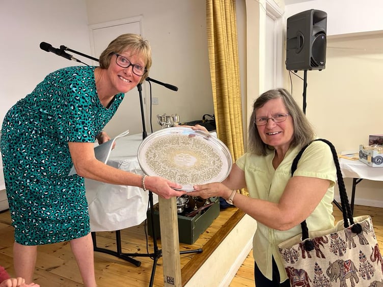 Judith Talbot, right, receiving her award from Sharon Hawking, Show secretary.