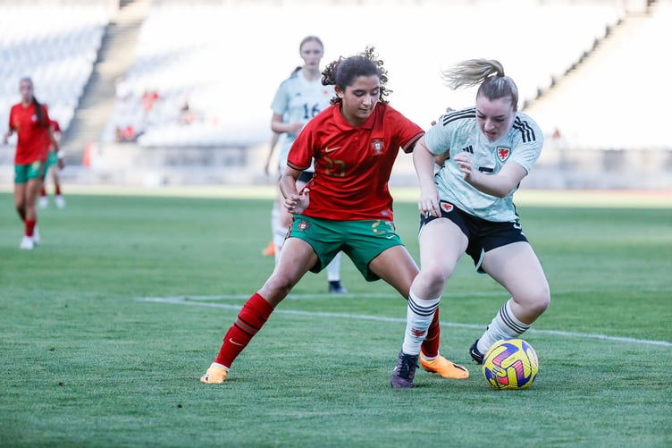 Casi Evans playing for Wales under-17 women against Portugal