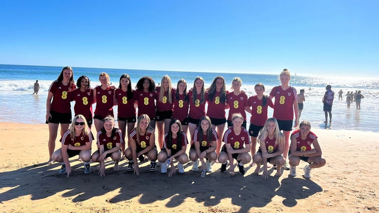 The Cymru squad on the beach in Portugal
