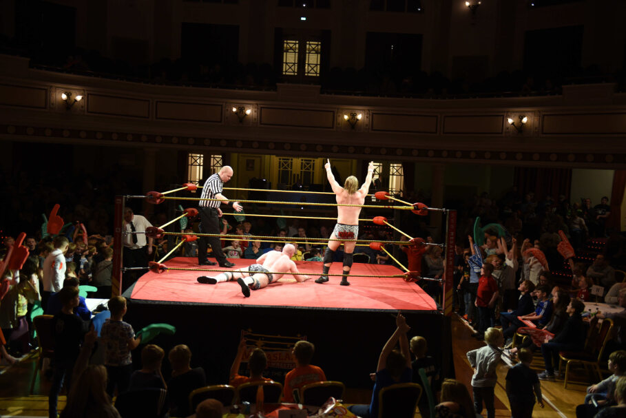 Megaslam Wrestling in the Villa Marina