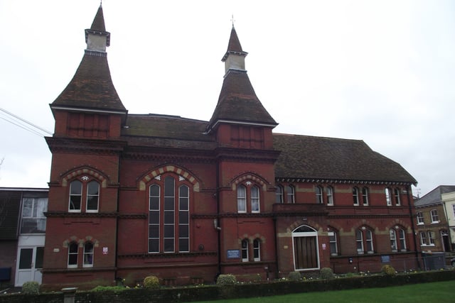Call for special payment to Assembly Rooms staff for mopping up sewage