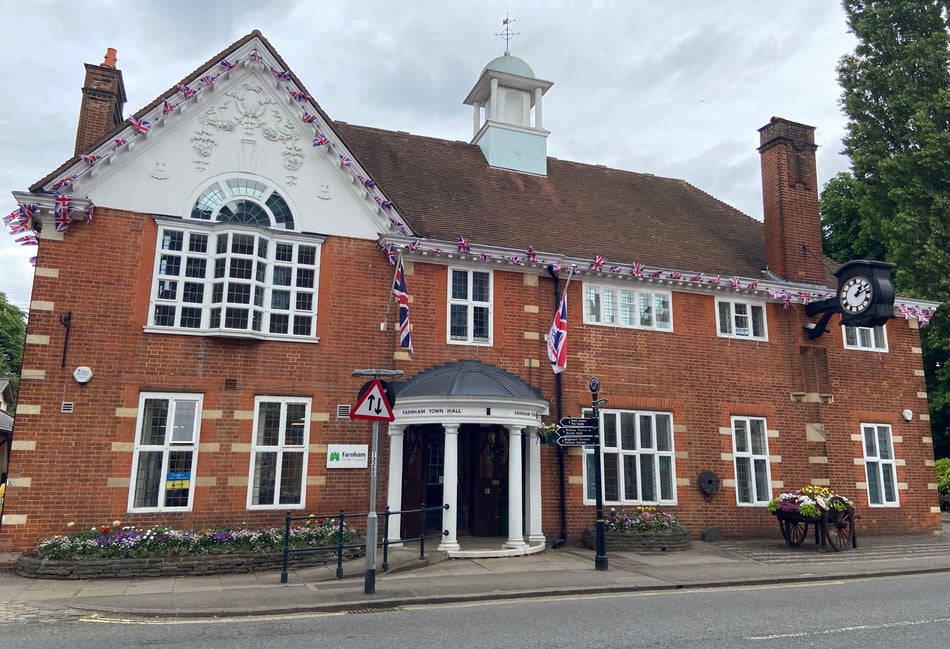 <p>Farnham Town Council offices in South Street</p>