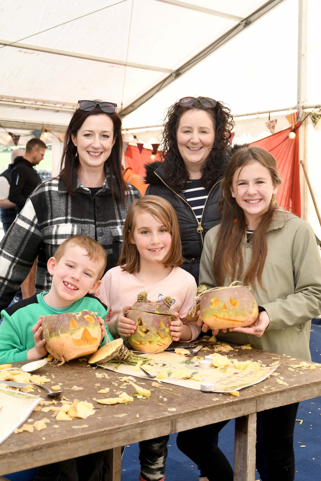 (L-r) Conor Ramsey (7), Tara Ramsey, Eva Ramsey (9), Carrie Gordon and Holly Gordon (10) all enjoying themselves at Cregneash