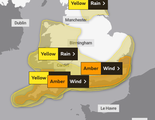 Storm Ciarán: Amber weather warning in place for 'very strong winds'