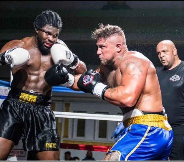 Bordon fighter Darren Hendry enjoyed his win against Calveen Abdul