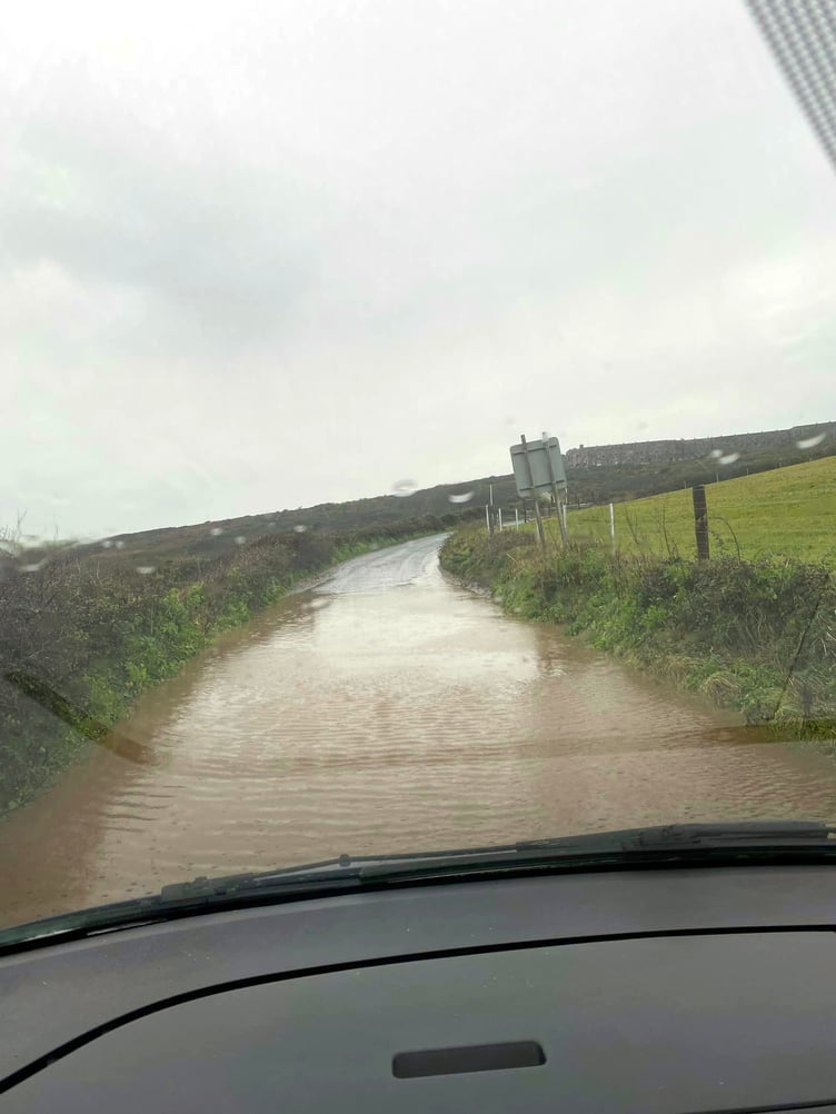 Flooding on the road to Freathy via Tregantle