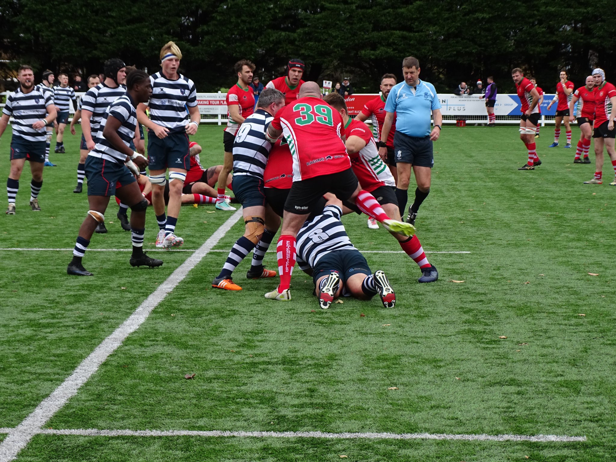 Petersfield and Havant compete at a maul