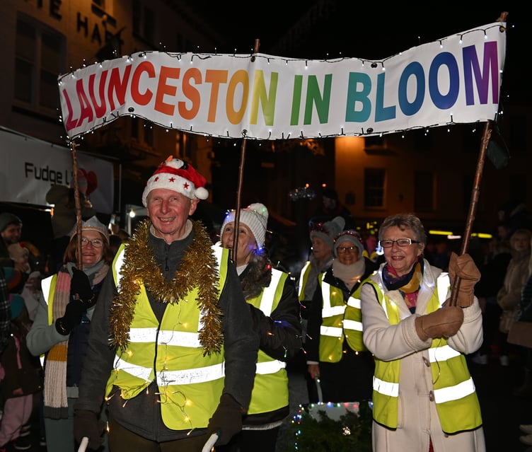 Members of Launceston in bloom lights up for Christmas
