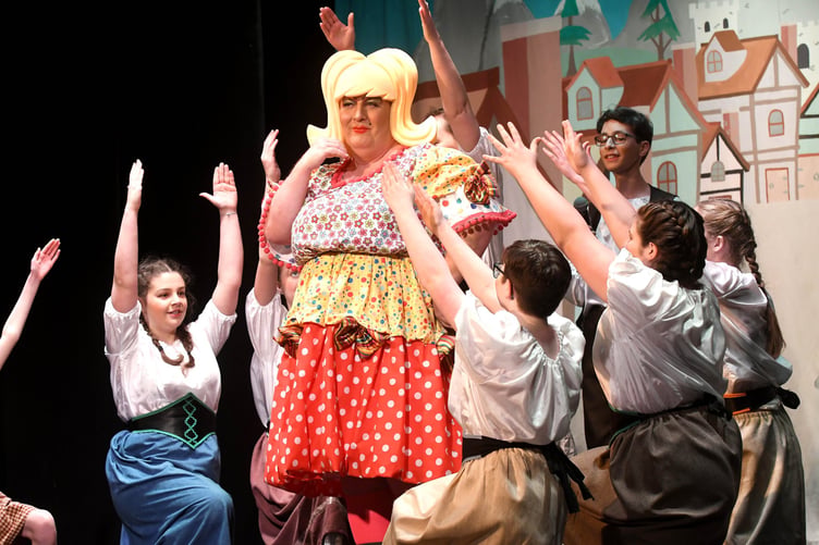 Peel Pantoloons presents Jack and the Beanstalk at Peel Centenary Centre - Laurence Watterson as Dame Trott