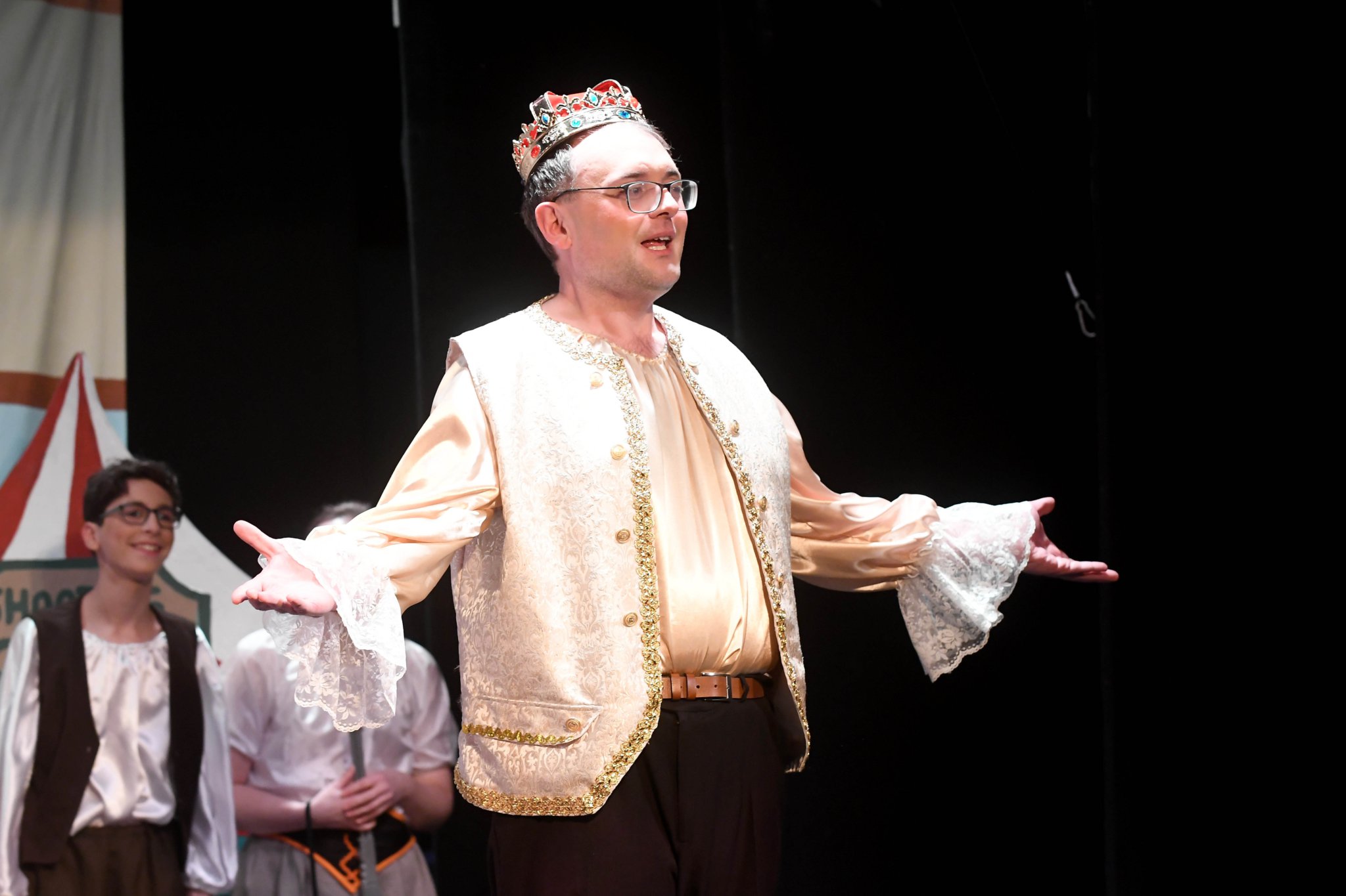 Peel Pantoloons presents Jack and the Beanstalk at Peel Centenary Centre - William Derbyshire as King Cannellini