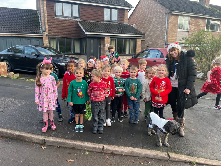 Another class of children ready for the off in the Landscore School Santa-thon. AQ 1722