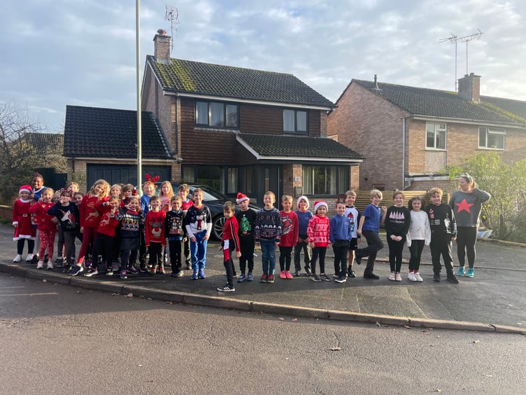 One of the classes ready for the off in the Landscore School Santa-thon. AQ 1681