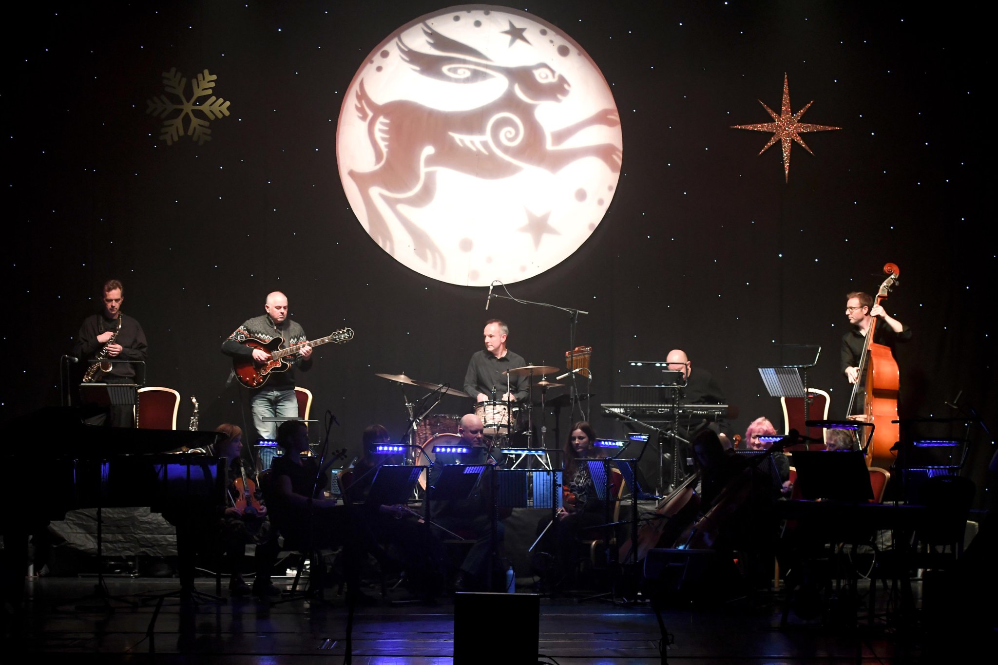 Manannan’s Winterfest at the Gaiety Theatre - Cooil Hand Fluke play ‘God Rest Ye Merry Gentlemen’