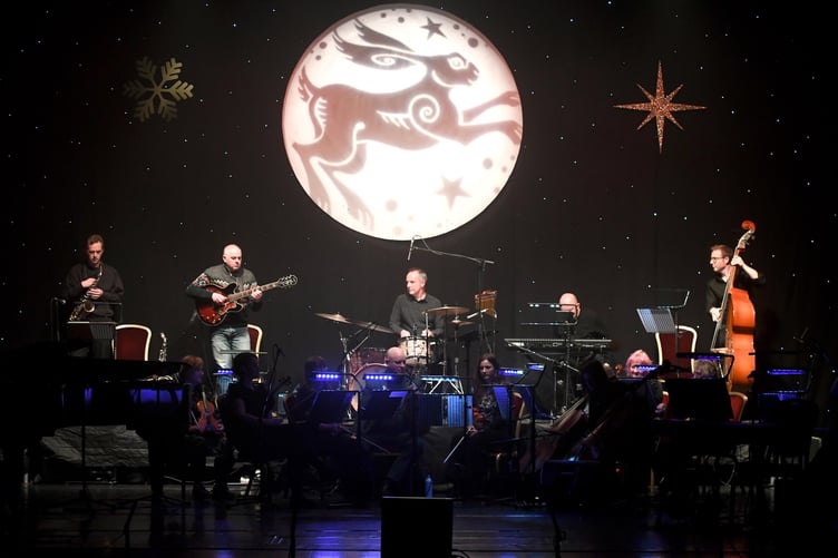 Manannan’s Winterfest at the Gaiety Theatre - Cooil Hand Fluke play ‘God Rest Ye Merry Gentlemen’