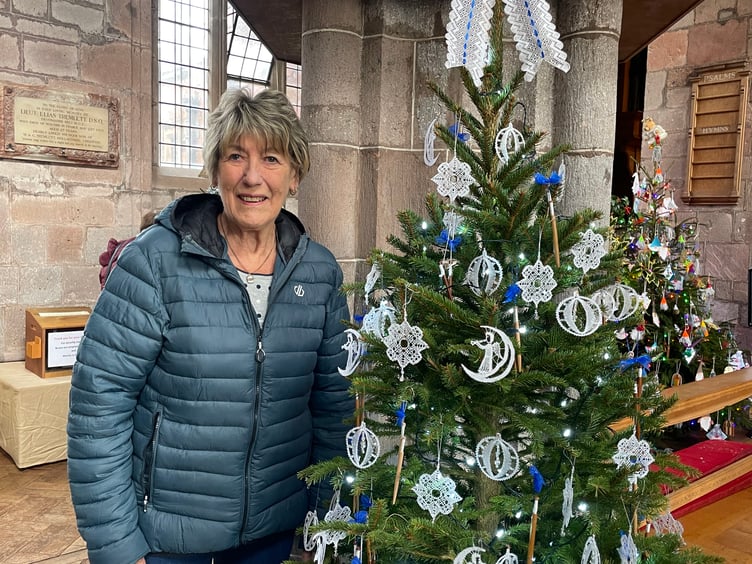 The Honiton Lace Group Christmas Tree was judged a winner. AQ 1646