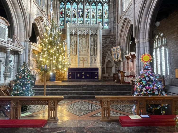 The tree by the High Altar. AQ 1488