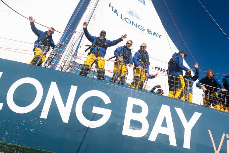 Ha Long Bay sails to victory