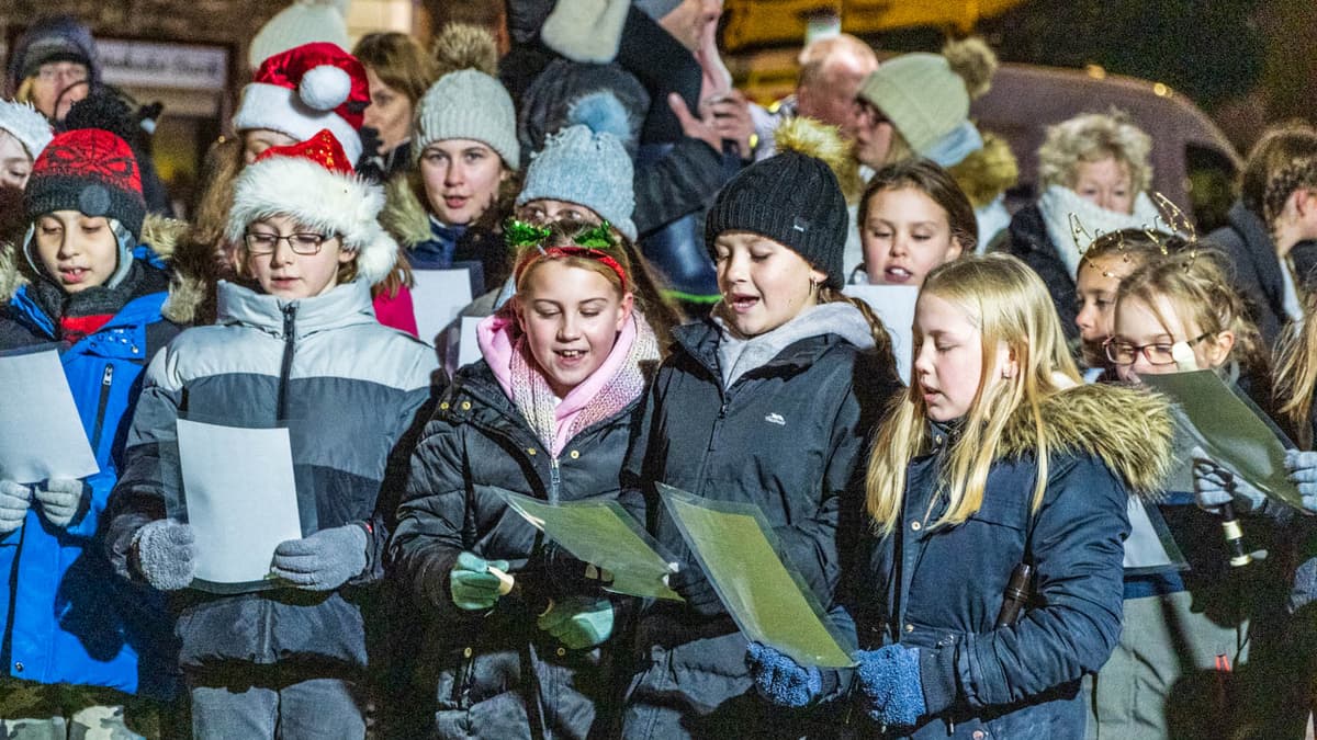 Westfield residents marvel in Christmas mnrjournal.co.uk
