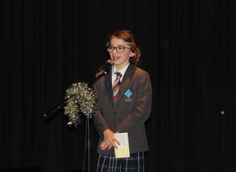 Olivia Cole reads poetry