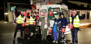 Santa's Sleigh tour of Farnham raises £4,000 for the Foodbank