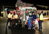 Santa's Sleigh tour of Farnham raises £4,000 for the Foodbank