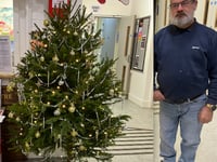 Alton Community Association loves its Christmas tree