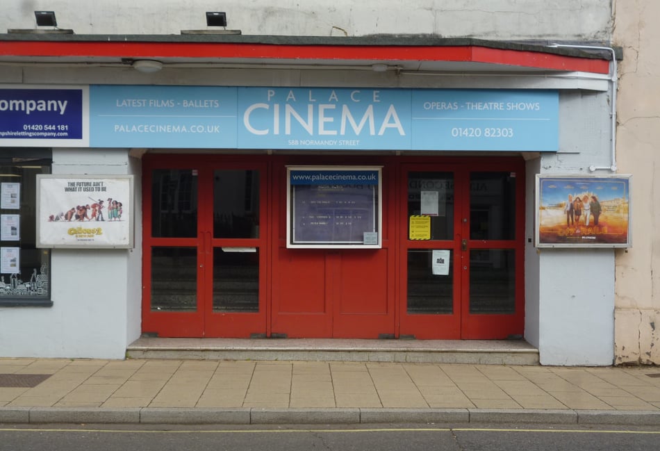 <p>Alton’s Palace Cinema in July 2021, shortly after plans to close it were announced</p>