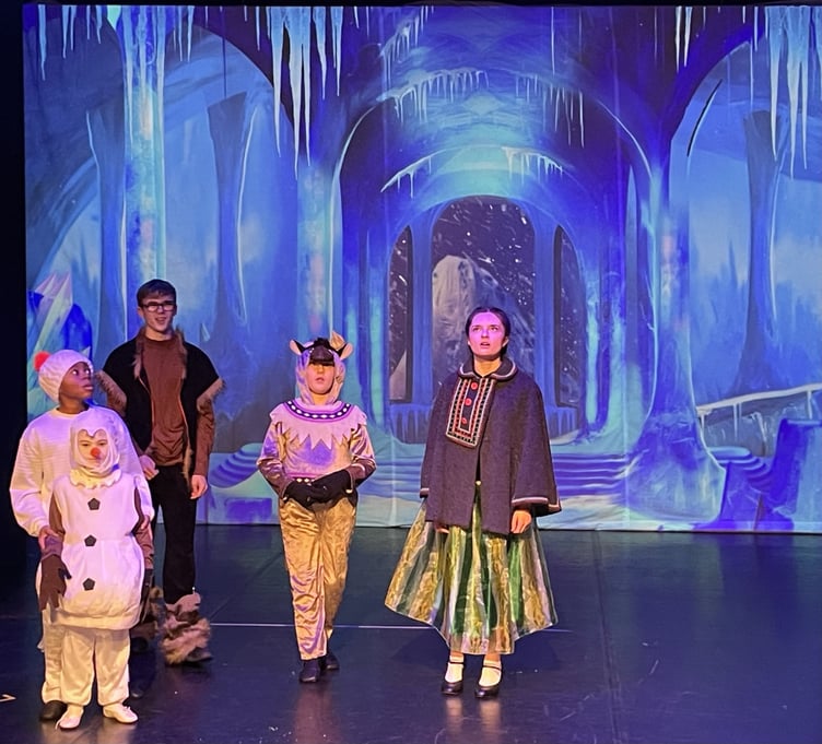 Olaf, Kristoff, Sven and Anna from Snow Team