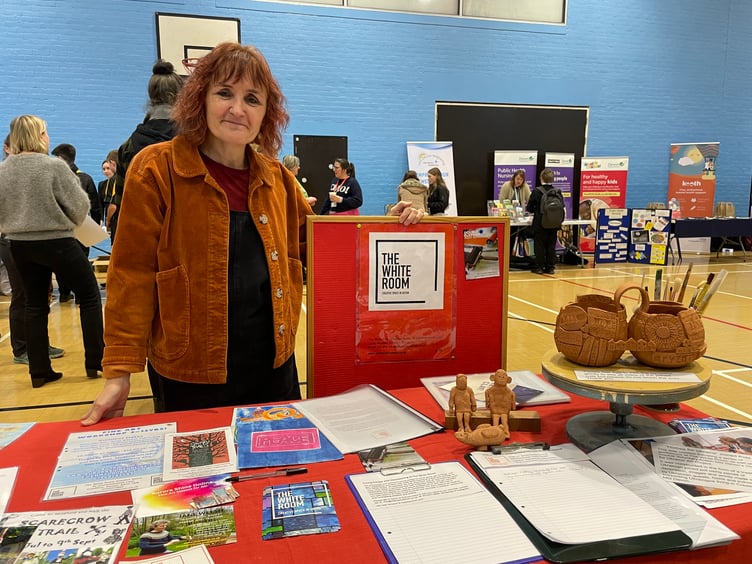 Bindy Saywood of The White Room Creative Space behind her stall. AQ 4184