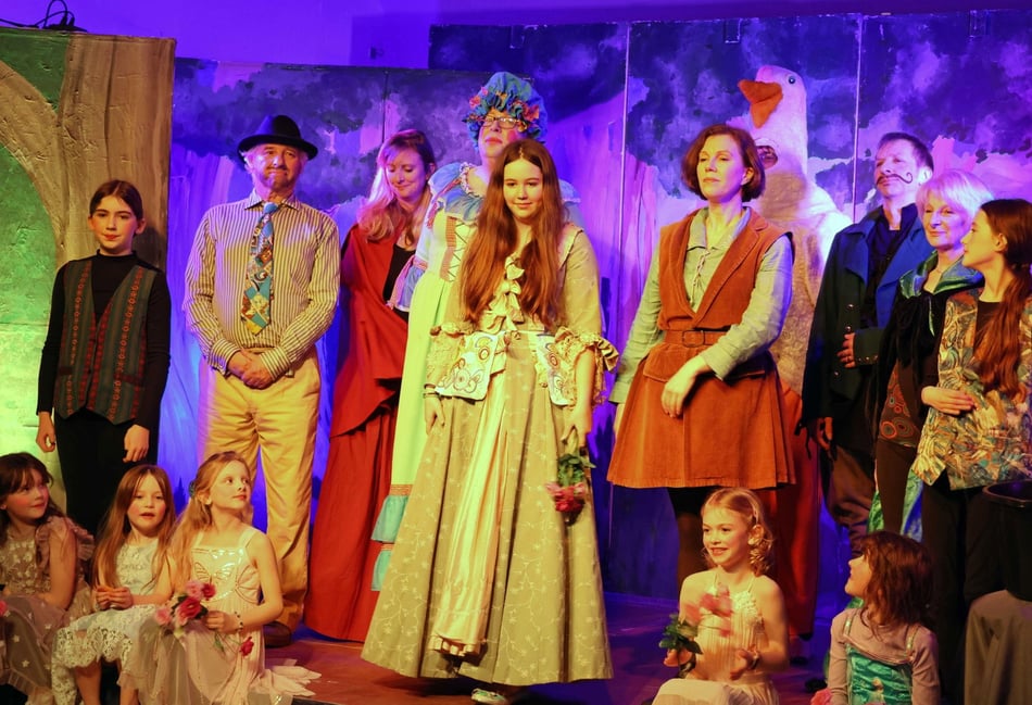 <p>The cast of Mother Goose</p>