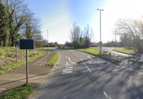 Overhaul of confusing Farnham roundabout delayed