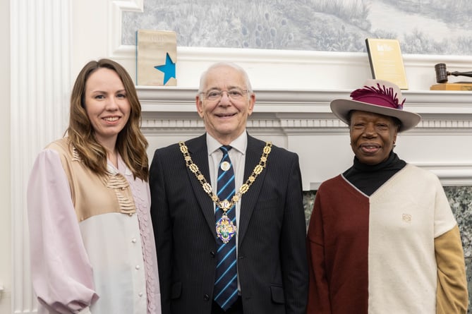 Artist in residence Fiona Byrne with the mayor and Magdalene Odundo