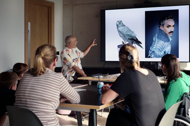 Paul Harfleet will be teaching workshop participants how to draw a bird at the Alton Arts Festival