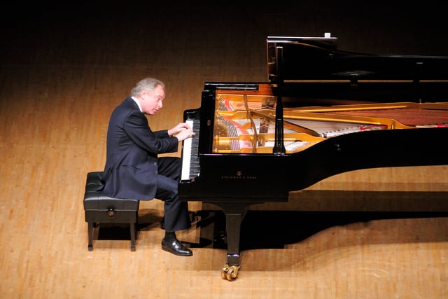 Guest pianist and conductor for Orchastra's grand Basingstoke shows